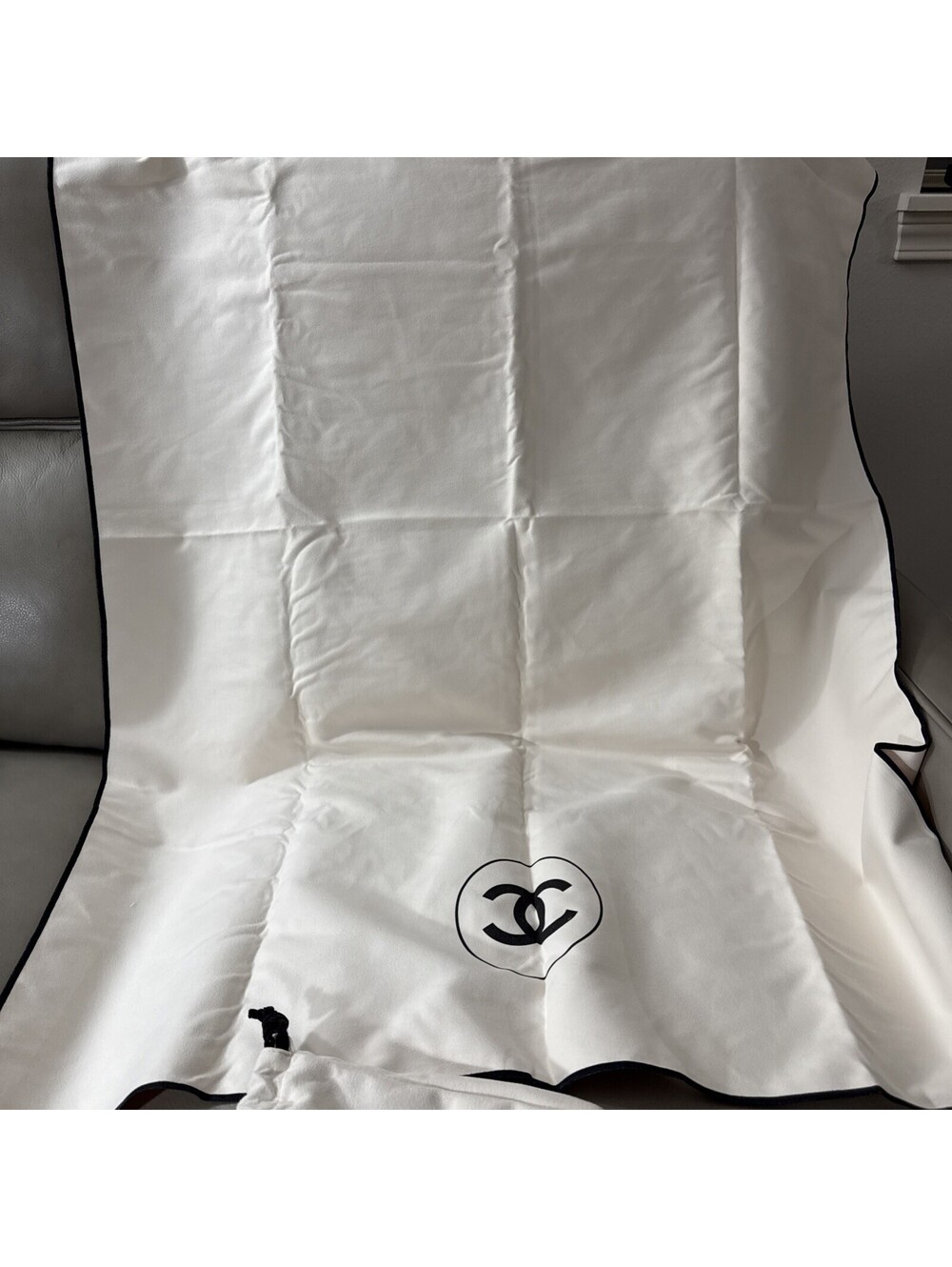 Chanel Beaute Logo Throw Blanket GWP with Carry Pouch New in box Novelty Ivory